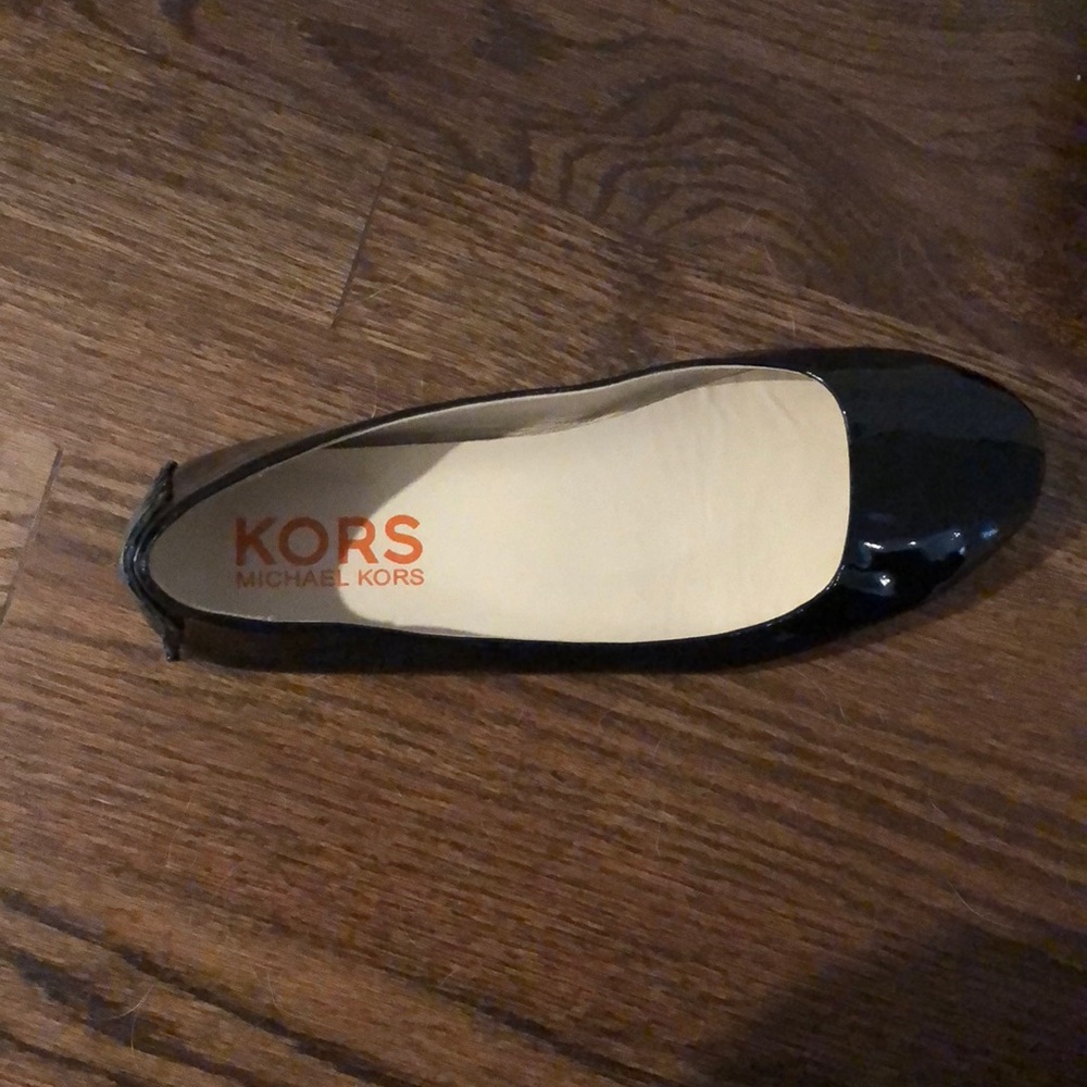 NEW: Michael Kors black patent leather flats - Picture 3 of 3